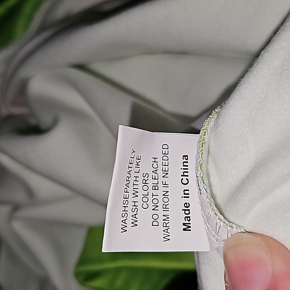 NWT Fashion Classic The Grinch Hooded Sweatshirt - Picture 6 of 9